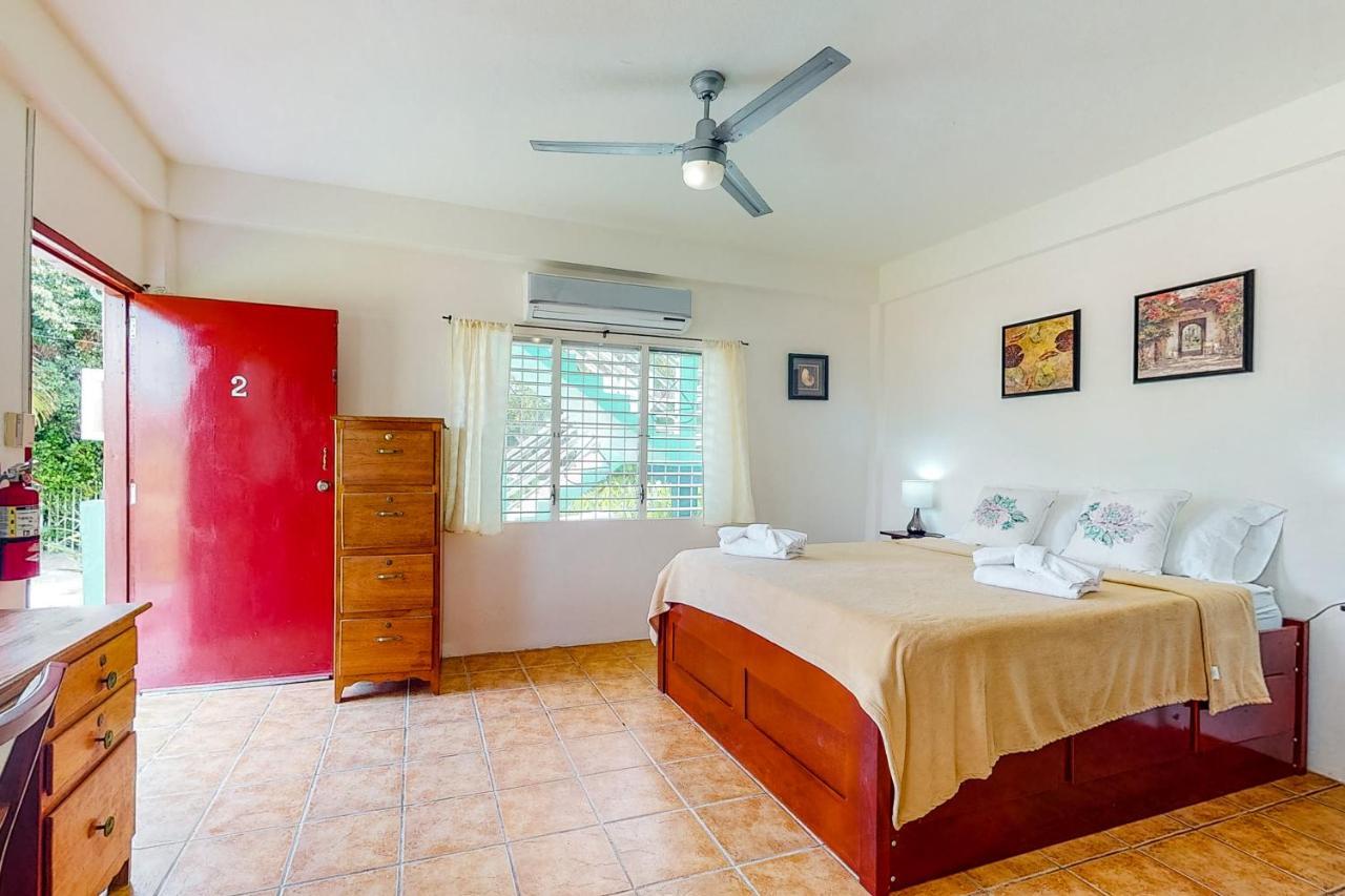Willow 2 At Island Cabanas Gold Standard Certified Cayo Caulker Exterior foto
